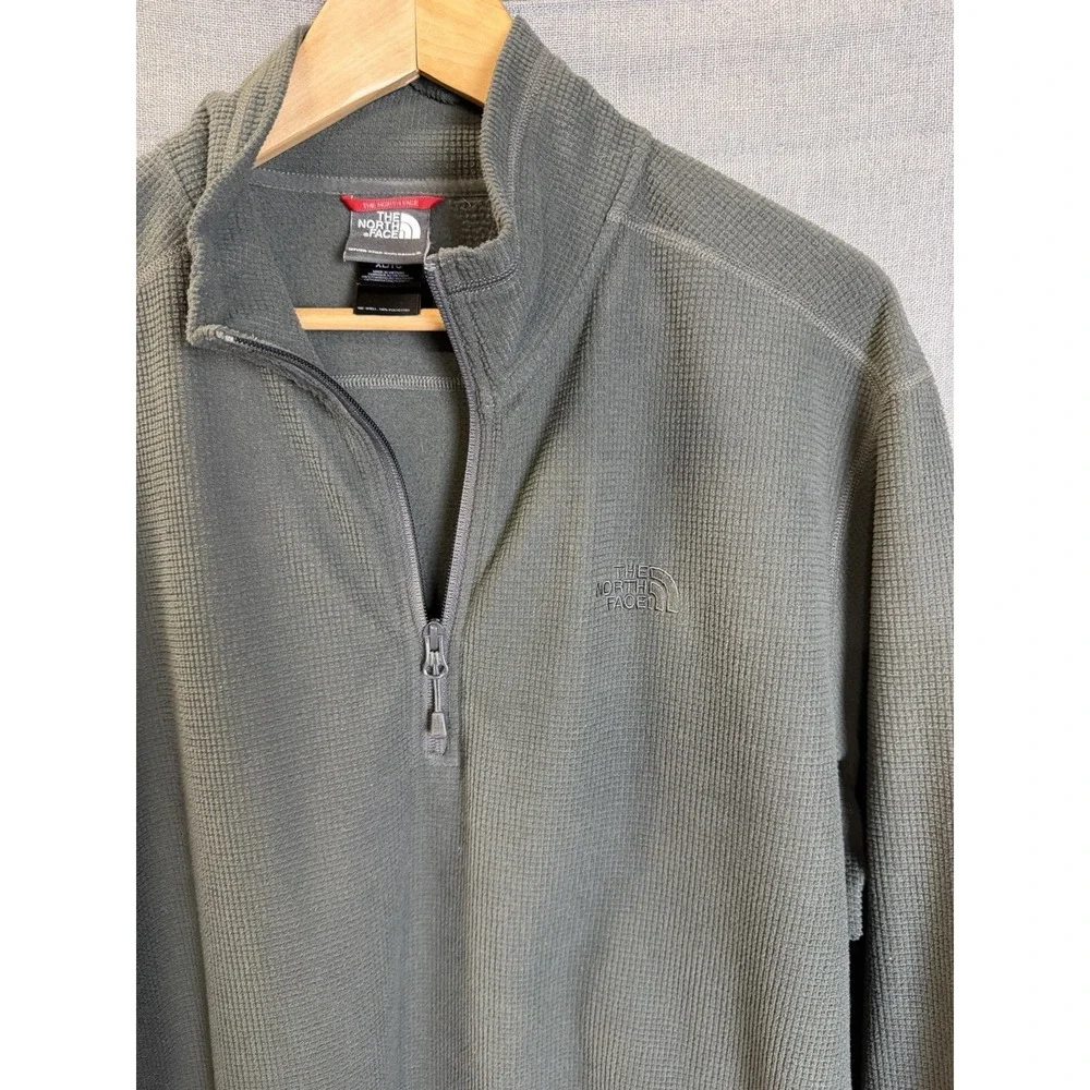 The North Face Mens XL Gray Grid Fleece Quarter Zip Pullover
